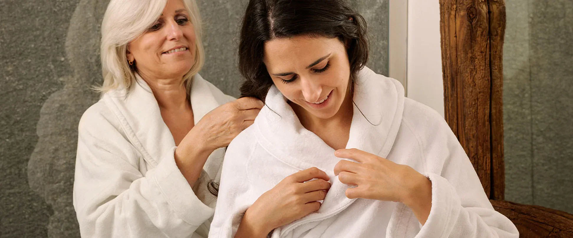 Birthday Gift Ideas for a 70-Year-Old Mom: Elegance and Comfort for Her