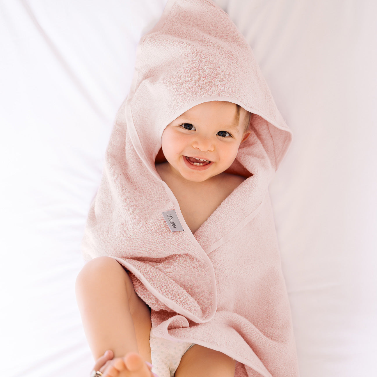 Bath Poncho
- Ages 2-4- Cherry pink- Cotton - Dalfilo
