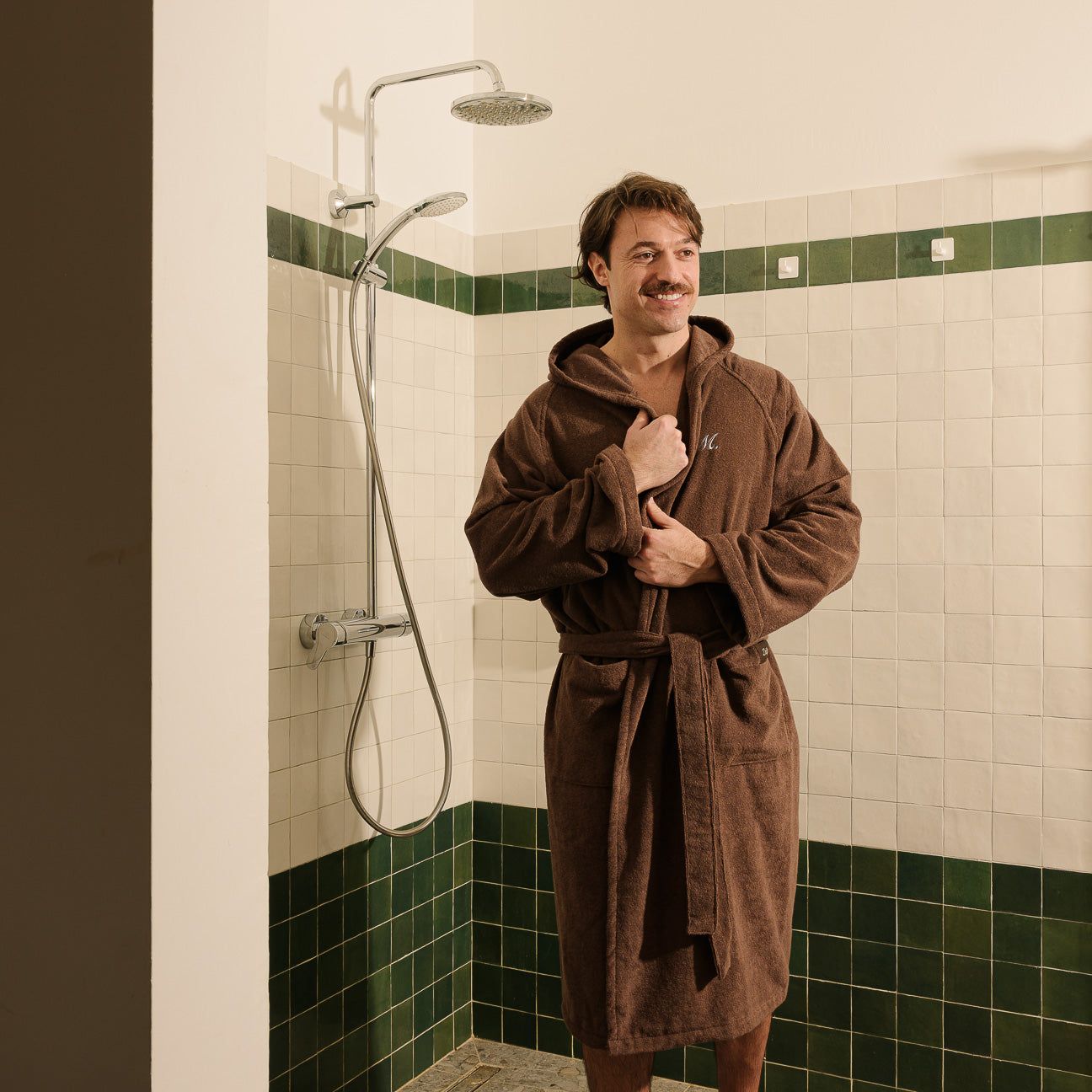 Hooded Sports Bathrobe
- S- Ebony- Cotton - Dalfilo