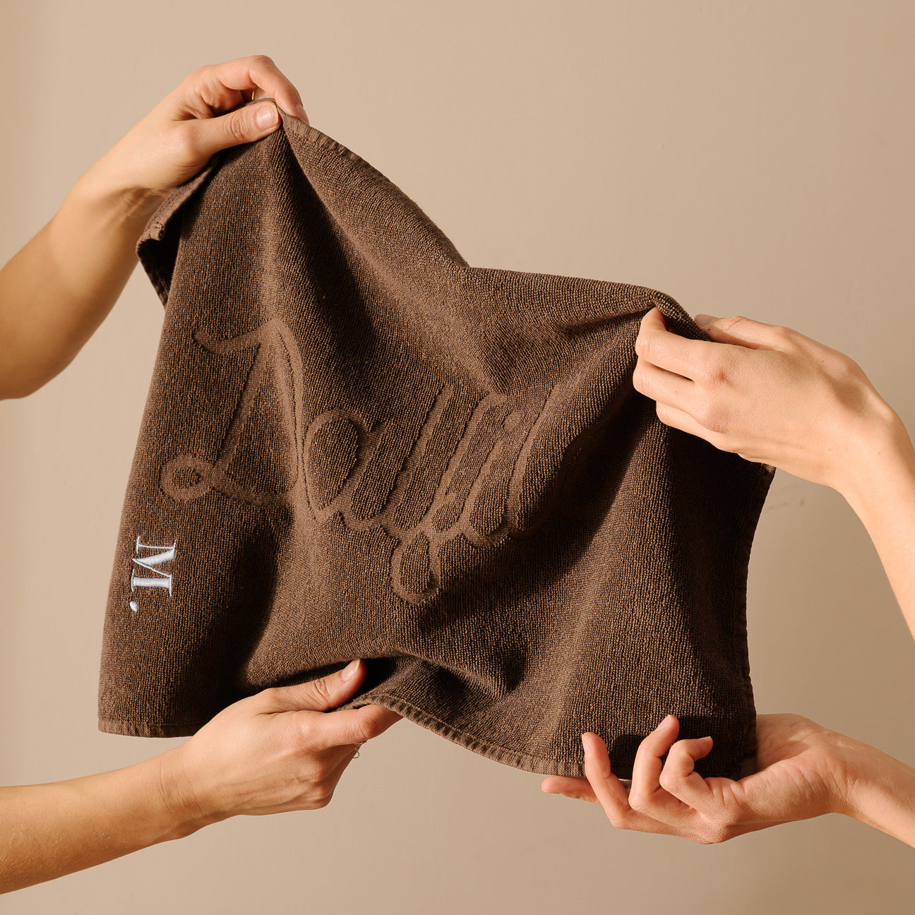 Small sports towel
- 40x60 cm- Ebony- Cotton - Dalfilo