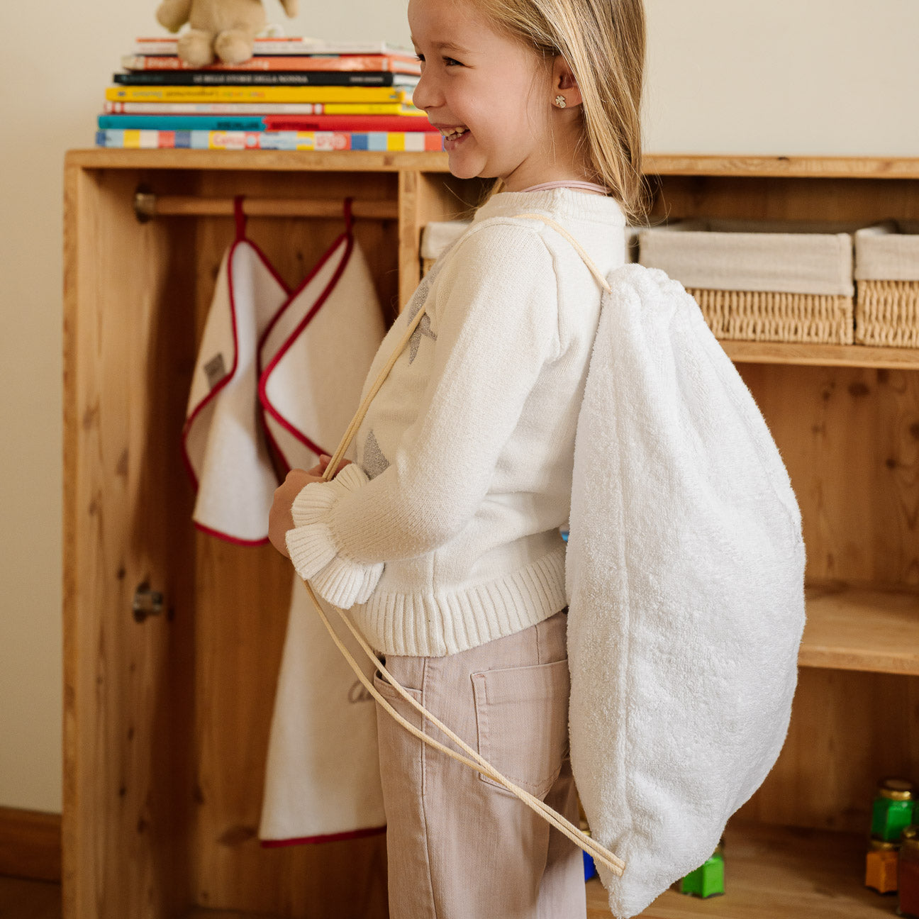 Kids School Set
- One Size- White- Cotton - Dalfilo