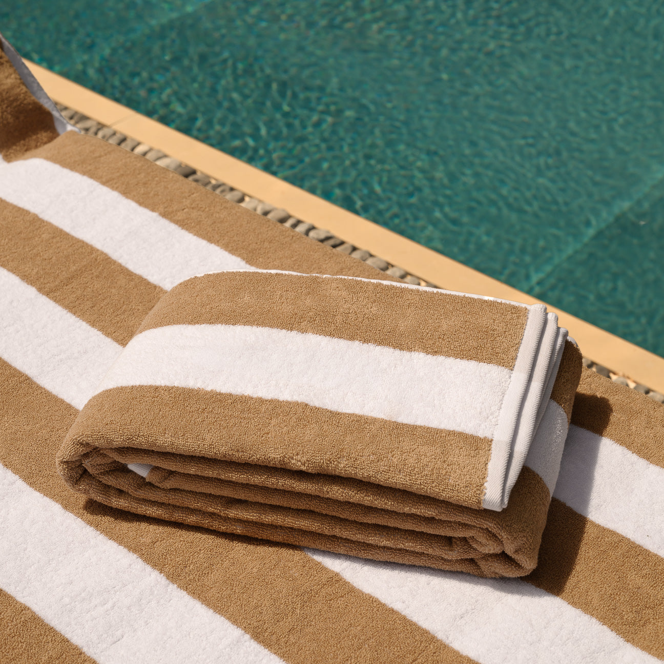Portofino Beach Towel
- 100x180 cm- Sand- Cotton - Dalfilo