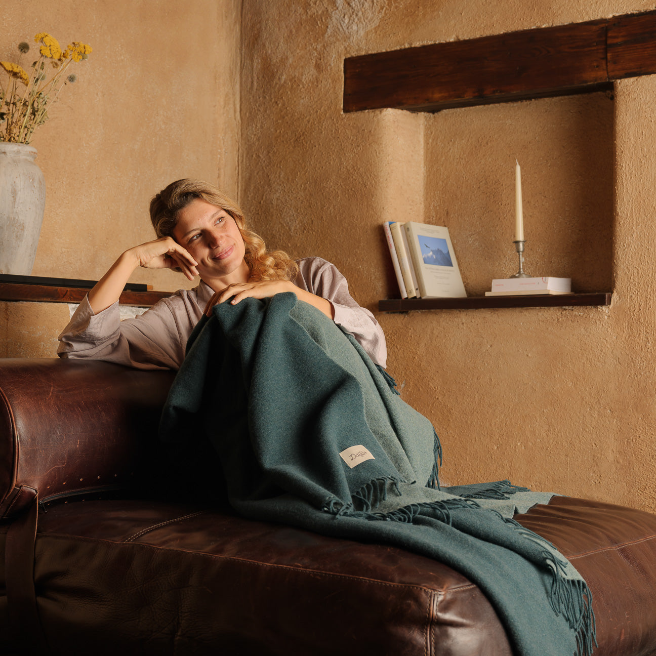 Reversible Wool & Cashmere Blanket Throw
- 130x180 cm- Petrol Blue- Regenerated Cashmere + Wool - Dalfilo