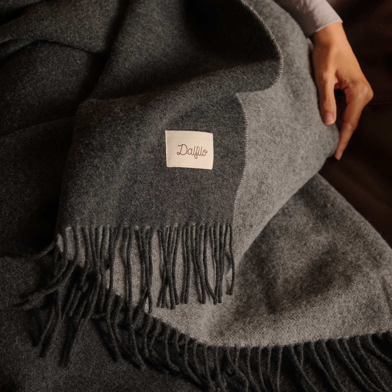 Reversible Wool & Cashmere Blanket Throw
- 130x180 cm- Anthracite- Regenerated Cashmere + Wool - Dalfilo