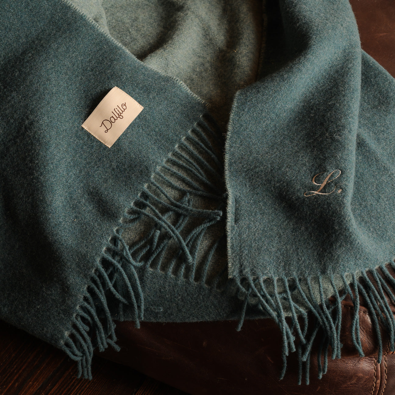 Reversible Wool & Cashmere Blanket Throw
- 130x180 cm- Petrol Blue- Regenerated Cashmere + Wool - Dalfilo
