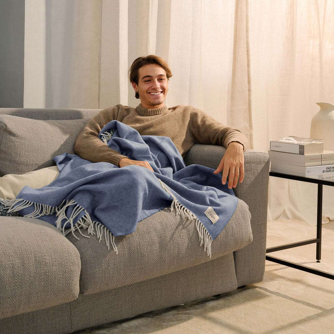 Wool Blanket Throw
- 130x180 cm- Denim- Regenerated Wool - Dalfilo