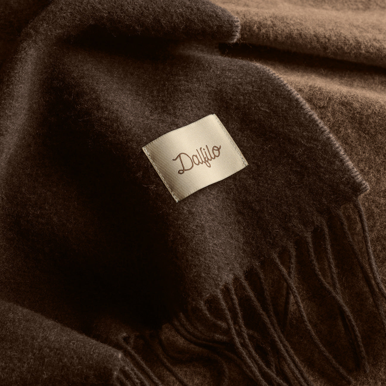 Reversible Wool & Cashmere Blanket Throw
- 130x180 cm- Walnut- Regenerated Cashmere + Wool - Dalfilo
