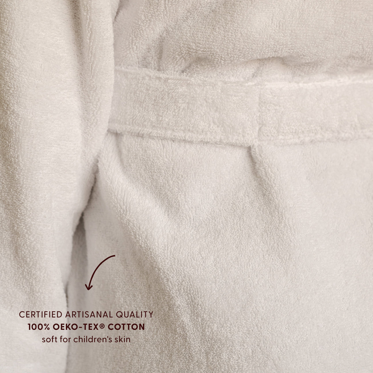 Kids' Hooded Bathrobe
- Ages 4-6- White- Cotton - Dalfilo