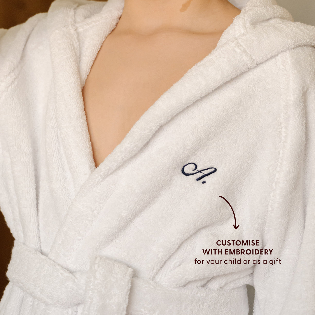 Kids' Hooded Bathrobe
- Ages 4-6- White- Cotton - Dalfilo