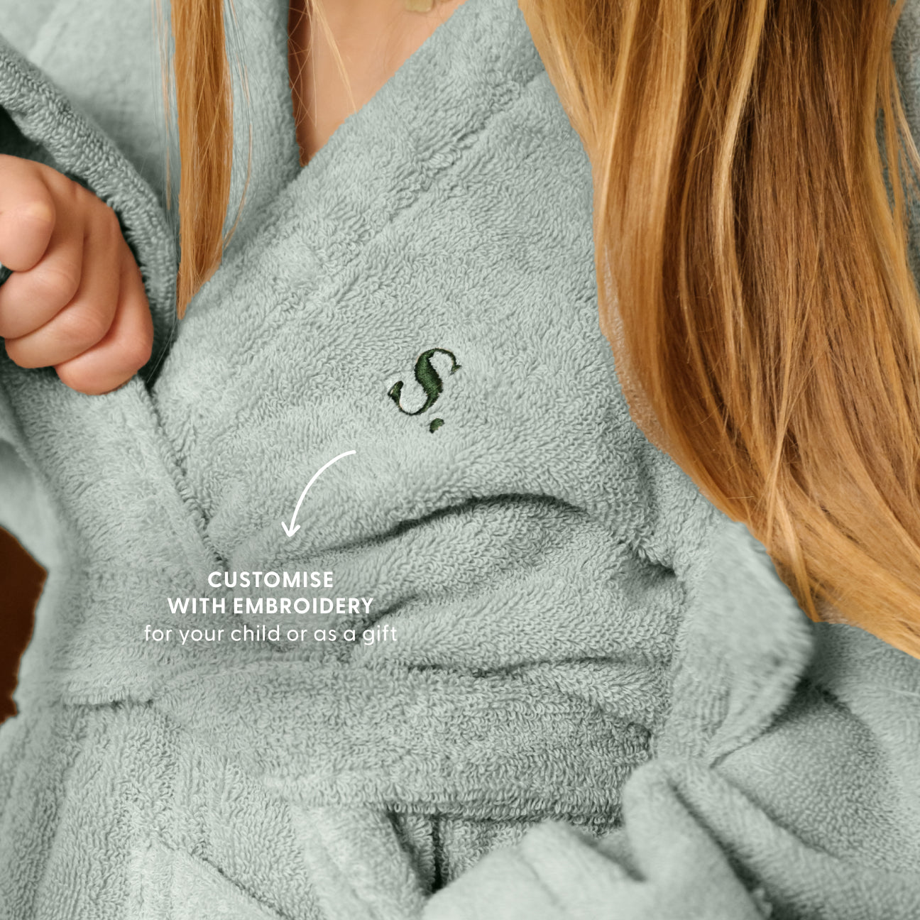 Kids' Hooded Bathrobe
- Ages 4-6- Sage green- Cotton - Dalfilo