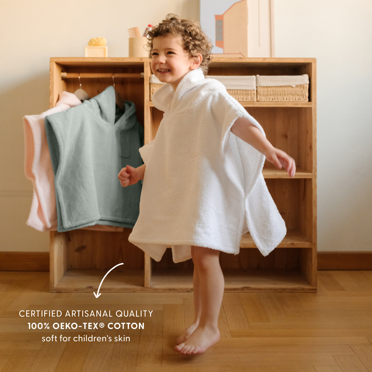 Bath Poncho
- Ages 2-4- White- Cotton - Dalfilo